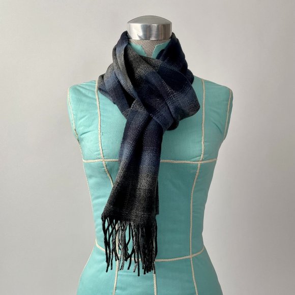 NEW V. Fraas Men's Plaid Tartan Scarf, Ultra Soft, Blue Grey - Picture 2 of 7